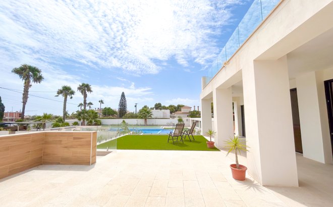 Resale - Villa -
Los Montesinos - Costa Blanca