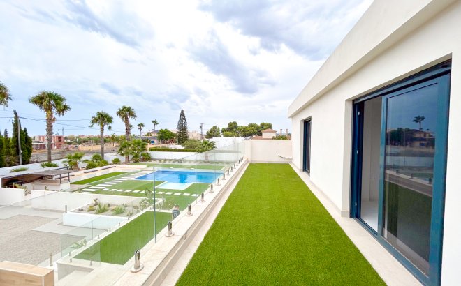 Resale - Villa -
Los Montesinos - Costa Blanca