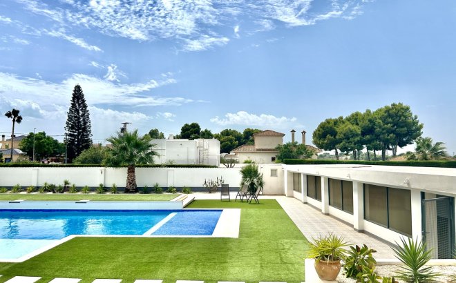 Resale - Villa -
Los Montesinos - Costa Blanca