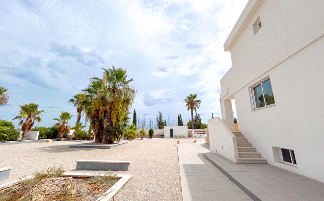 Resale - Villa -
Los Montesinos - Costa Blanca