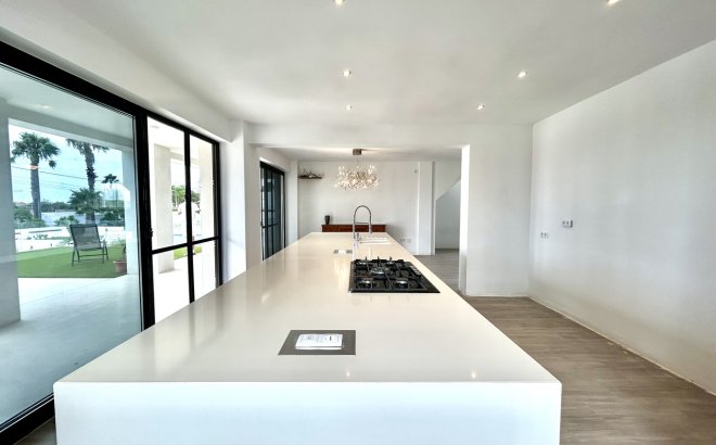 Resale - Villa -
Los Montesinos - Costa Blanca