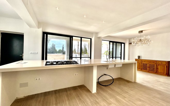 Resale - Villa -
Los Montesinos - Costa Blanca