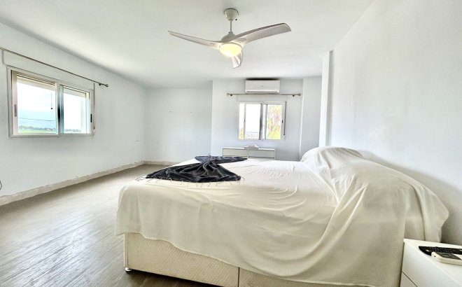 Resale - Villa -
Los Montesinos - Costa Blanca