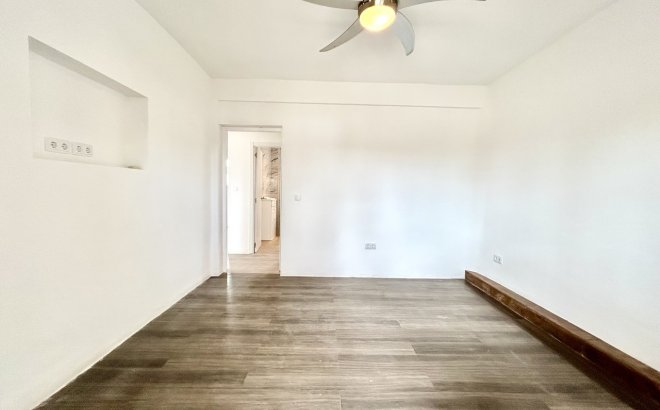 Resale - Villa -
Los Montesinos - Costa Blanca