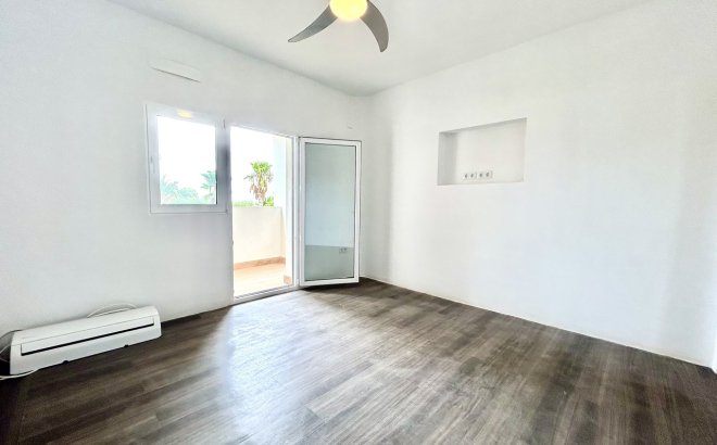 Resale - Villa -
Los Montesinos - Costa Blanca