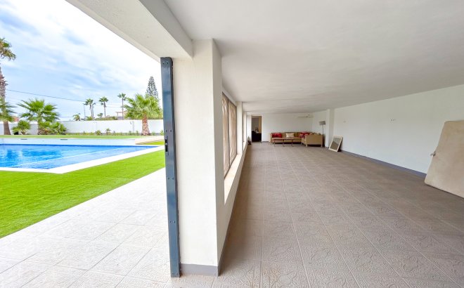 Resale - Villa -
Los Montesinos - Costa Blanca