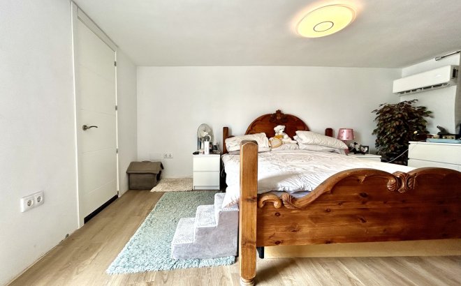 Resale - Villa -
Los Montesinos - Costa Blanca