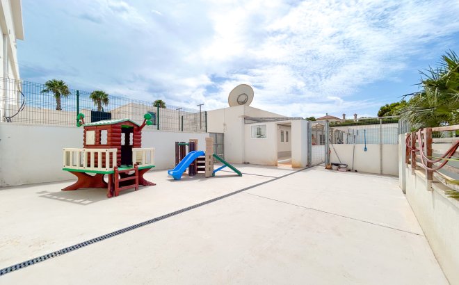 Resale - Villa -
Los Montesinos - Costa Blanca