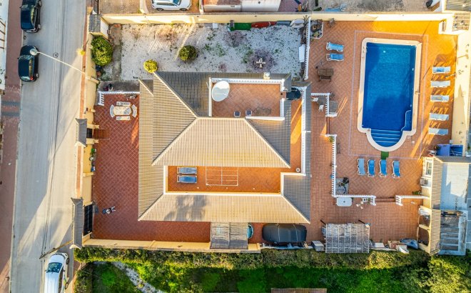 Resale - Villa -
Torrevieja - Costa Blanca