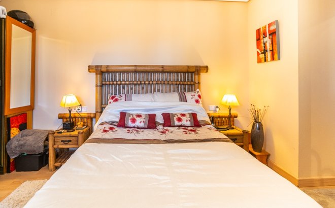 Resale - Villa -
Torrevieja - Costa Blanca