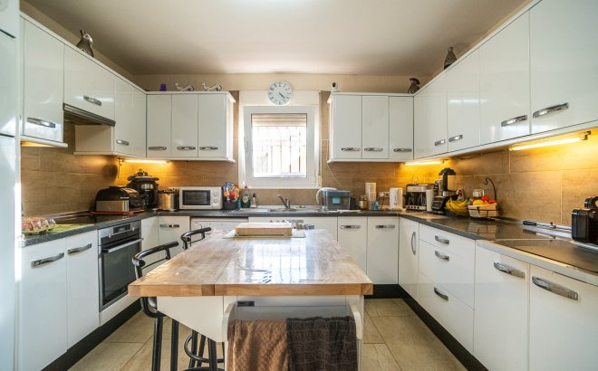 Resale - Villa -
Torrevieja - Costa Blanca