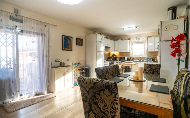 Resale - Villa -
Torrevieja - Costa Blanca