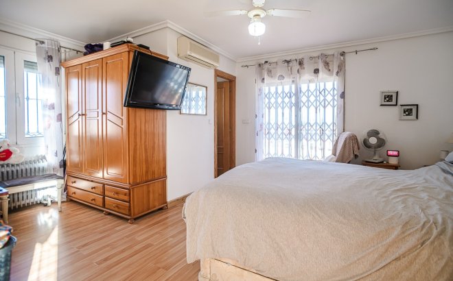 Resale - Villa -
Torrevieja - Costa Blanca
