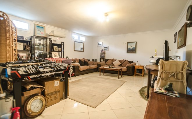 Resale - Villa -
Torrevieja - Costa Blanca