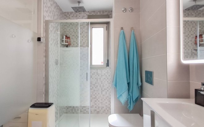 Resale - Apartment -
Orihuela Costa - Los Dolses