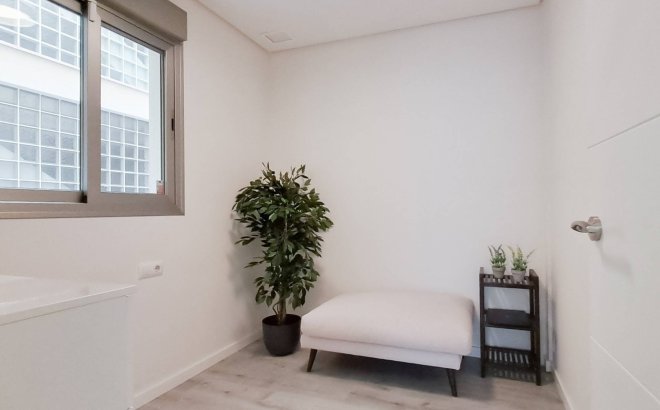 Resale - Apartment -
Orihuela Costa - Los Dolses