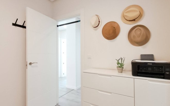 Resale - Apartment -
Orihuela Costa - Los Dolses