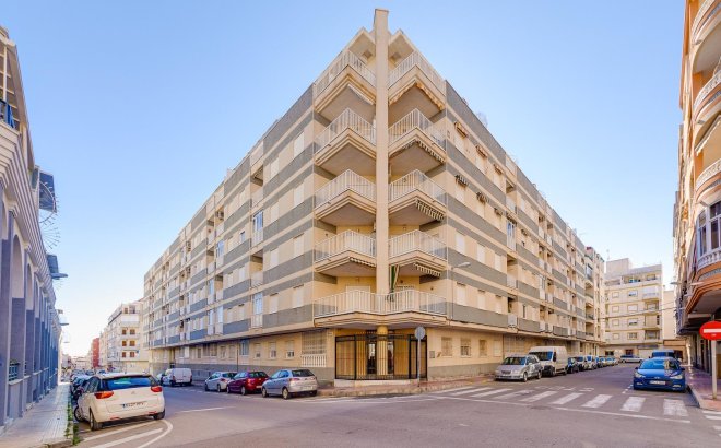 Resale - Apartment -
Torrevieja - Centro