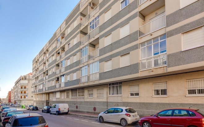 Resale - Apartment -
Torrevieja - Centro