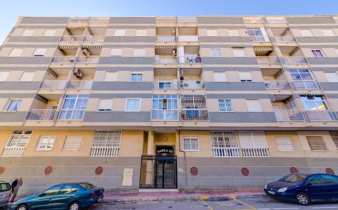 Resale - Apartment -
Torrevieja - Centro