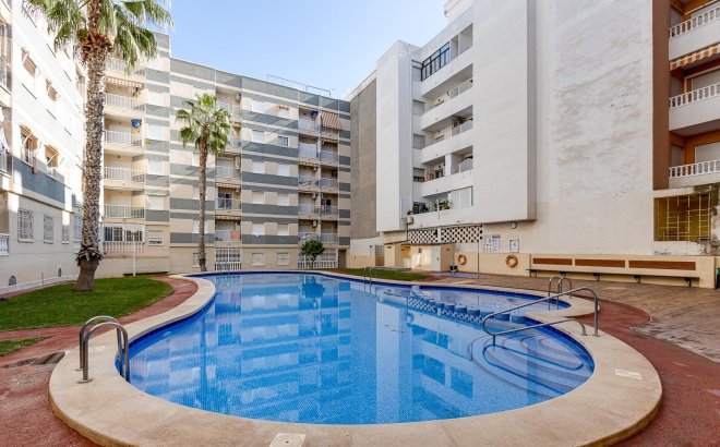 Resale - Apartment -
Torrevieja - Centro