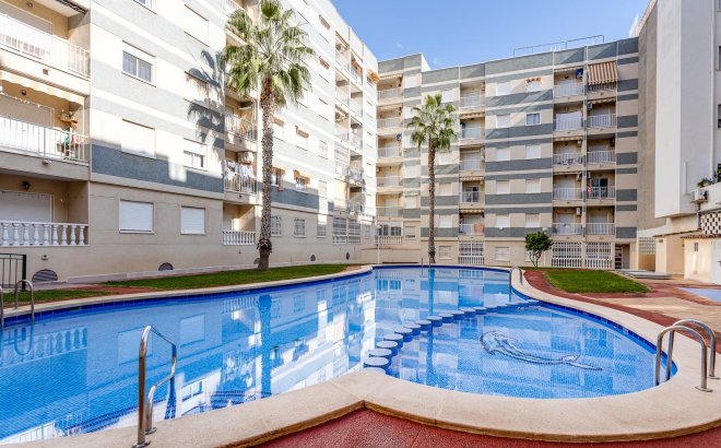 Resale - Apartment -
Torrevieja - Centro