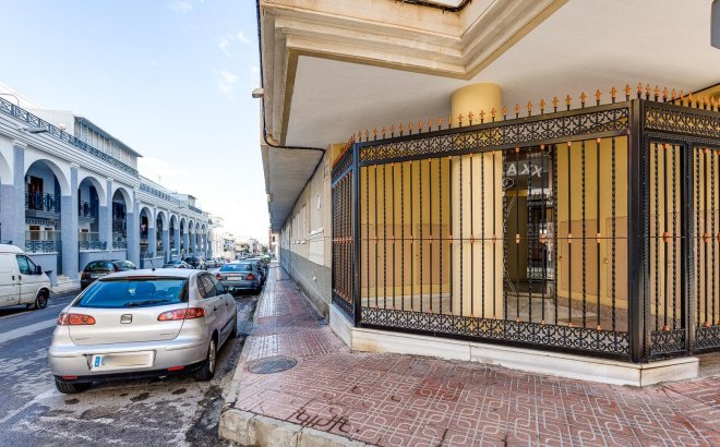 Resale - Apartment -
Torrevieja - Centro