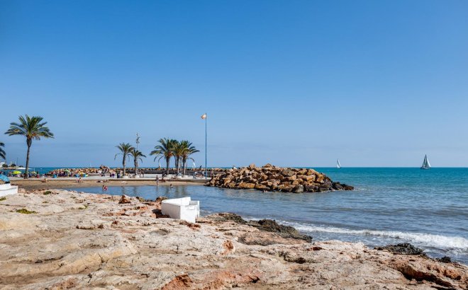Resale - Apartment -
Torrevieja - Centro