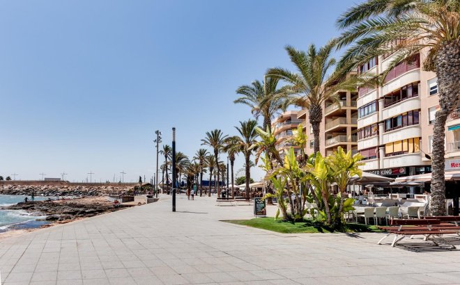 Resale - Apartment -
Torrevieja - Centro