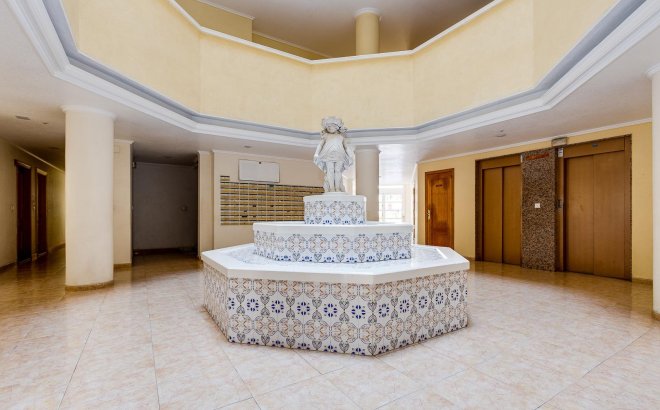 Resale - Apartment -
Torrevieja - Centro