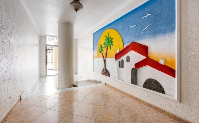 Resale - Apartment -
Torrevieja - Centro