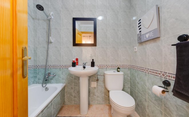 Resale - Apartment -
Torrevieja - Centro