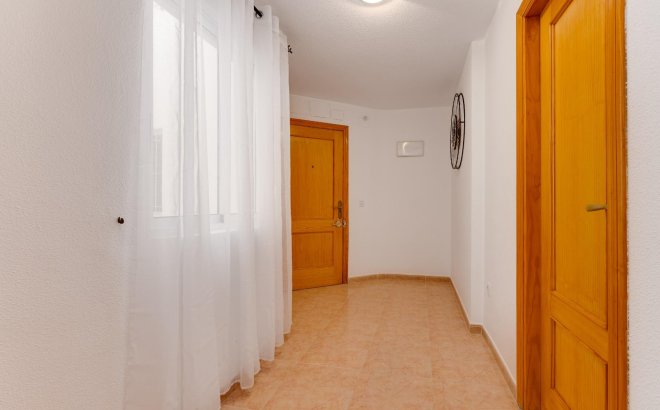 Resale - Apartment -
Torrevieja - Centro