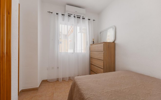 Resale - Apartment -
Torrevieja - Centro