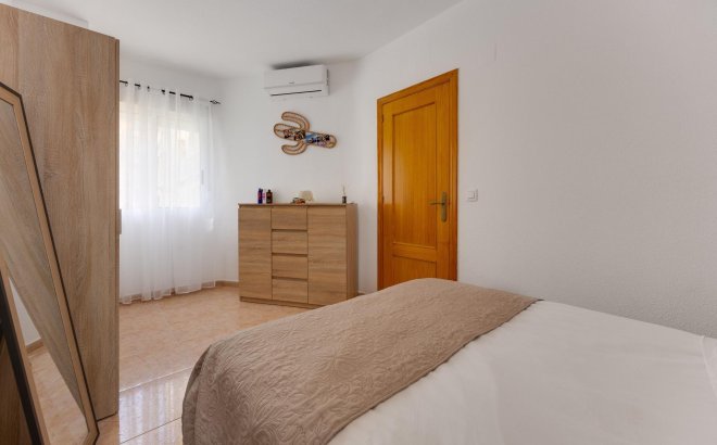 Resale - Apartment -
Torrevieja - Centro