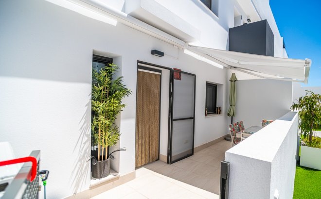 Resale - Apartment -
Torrevieja - Costa Blanca