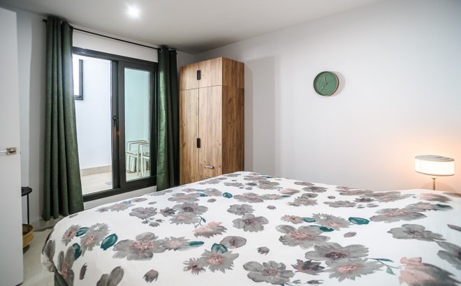 Resale - Apartment -
Torrevieja - Costa Blanca