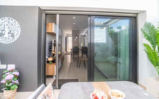 Resale - Apartment -
Torrevieja - Costa Blanca