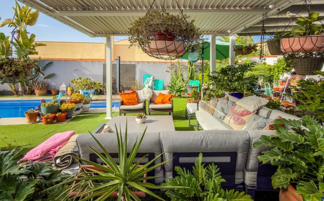Resale - Villa -
Torrevieja - Costa Blanca
