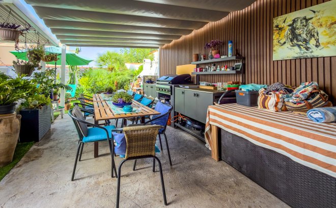 Resale - Villa -
Torrevieja - Costa Blanca