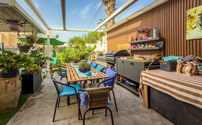 Resale - Villa -
Torrevieja - Costa Blanca