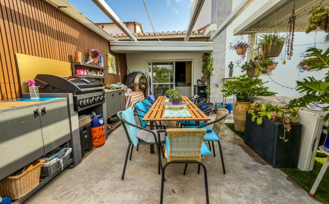 Resale - Villa -
Torrevieja - Costa Blanca
