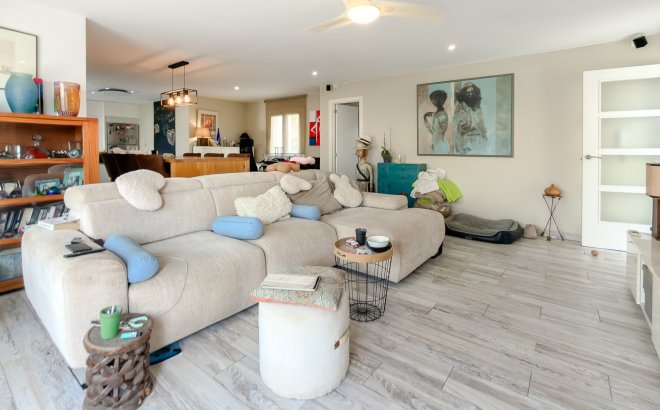 Resale - Villa -
Torrevieja - Costa Blanca