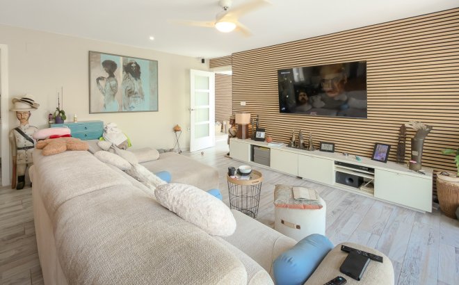 Resale - Villa -
Torrevieja - Costa Blanca