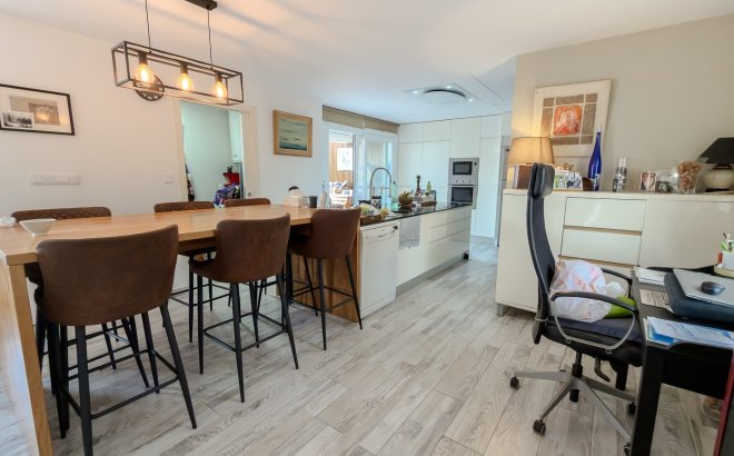 Resale - Villa -
Torrevieja - Costa Blanca