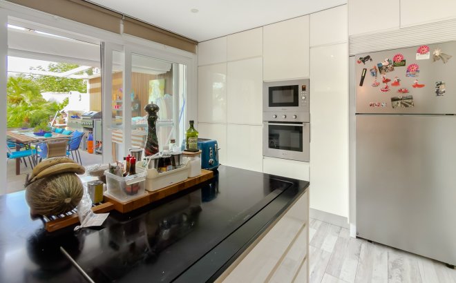 Resale - Villa -
Torrevieja - Costa Blanca
