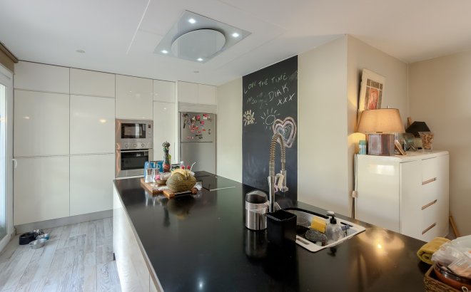 Resale - Villa -
Torrevieja - Costa Blanca
