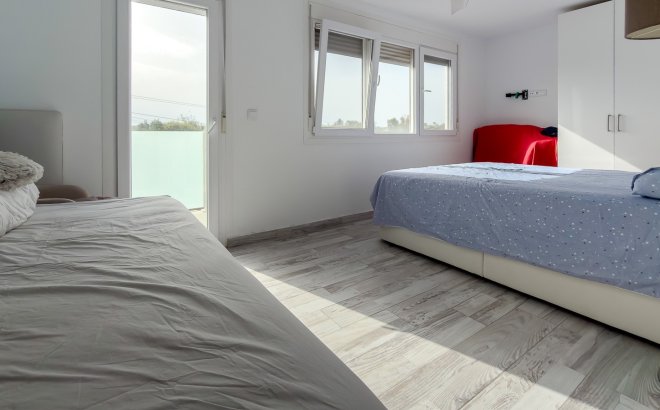 Resale - Villa -
Torrevieja - Costa Blanca
