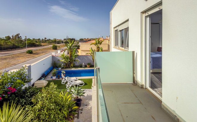 Resale - Villa -
Torrevieja - Costa Blanca