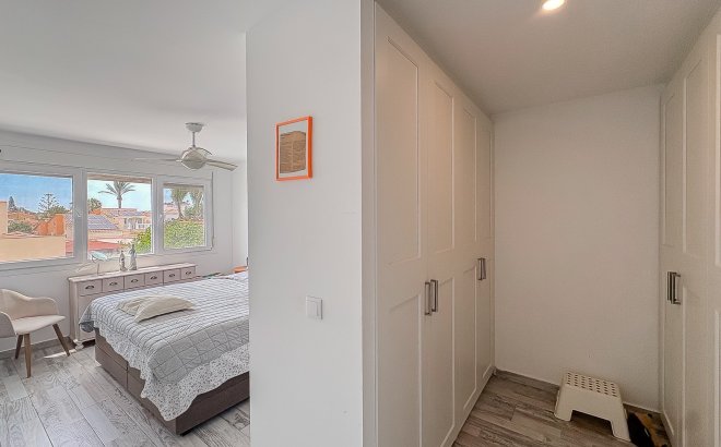 Resale - Villa -
Torrevieja - Costa Blanca
